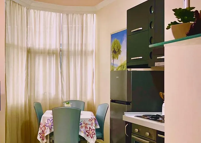 Seaside Stay-private Parking-prime Location Vlore