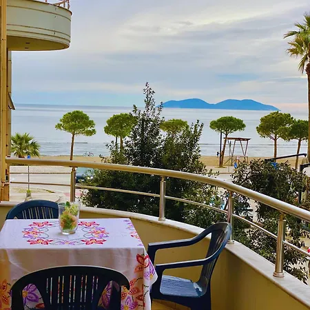 Seaside Stay-private Parking-prime Location *